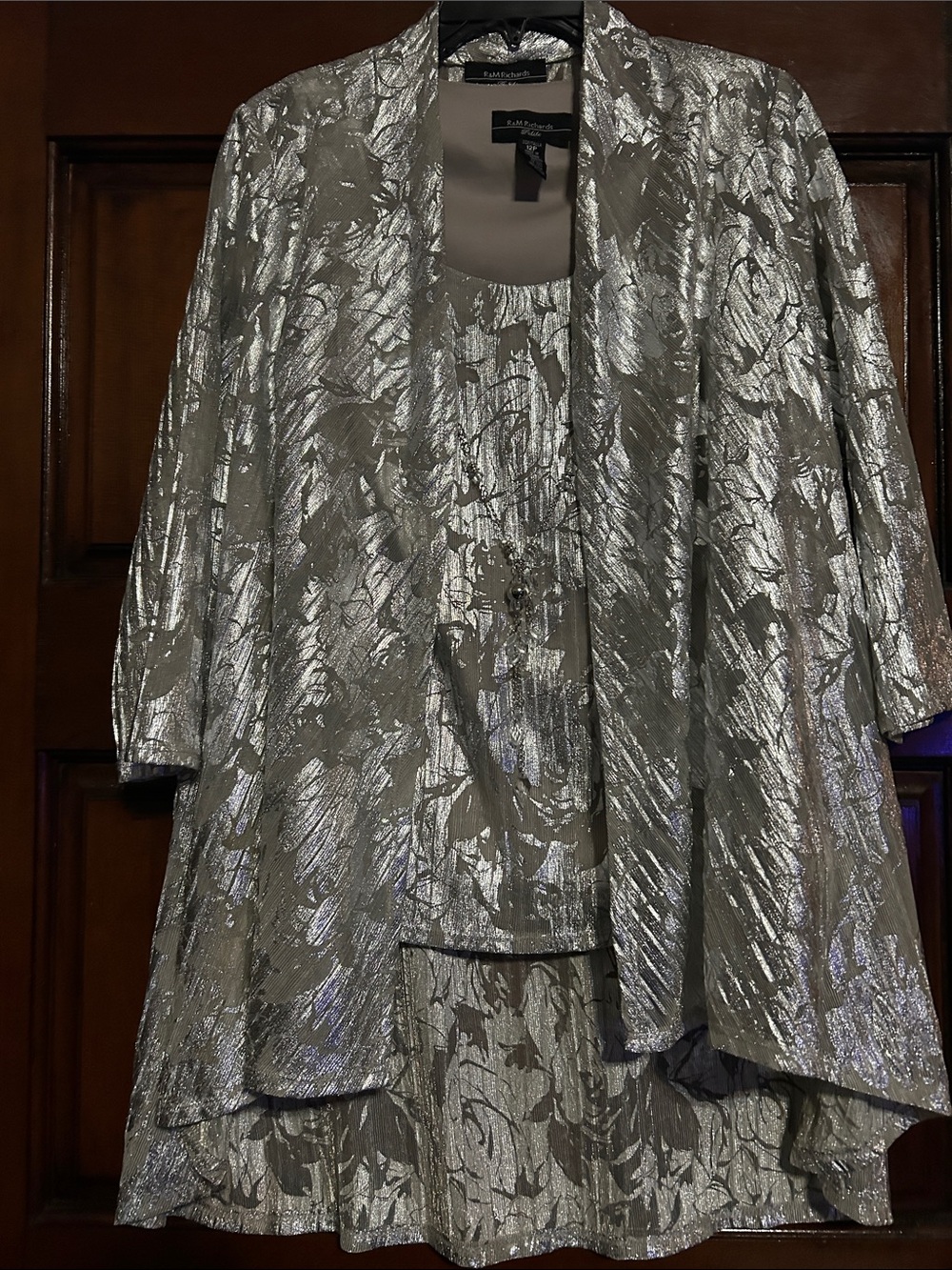 R&M Richards Silver Metallic Textured Open Jacket with Taupe Inner - Picture 8 of 9